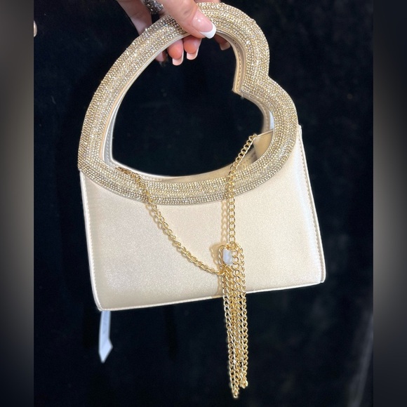 🌹NWT- ALessia Elegant Champagne Embellished Women's Bag with Heart shape handle🌹 - Picture 9 of 14